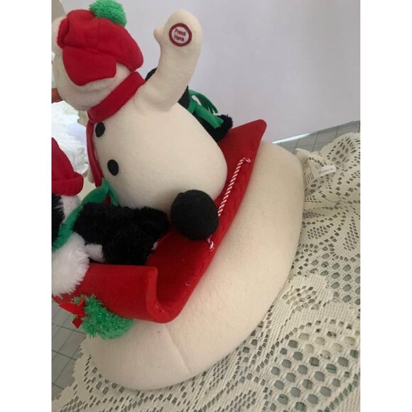 Hallmark Jingle Pals Musical Snowman What Fun Sledders With Penguin & Puppy Fest - Picture 2 of 6